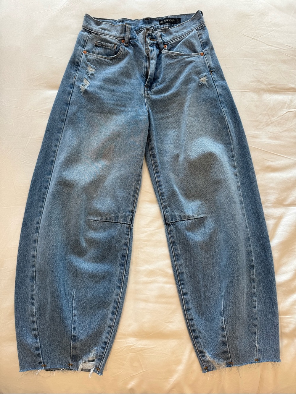BlankNYC Distressed Barrel Leg Jeans Raw Hem Sz 25